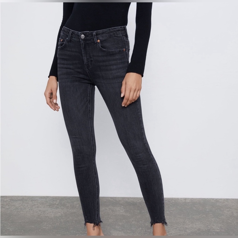 NWT Zara The Skinny Jeans in Pearl Black - Size US 6